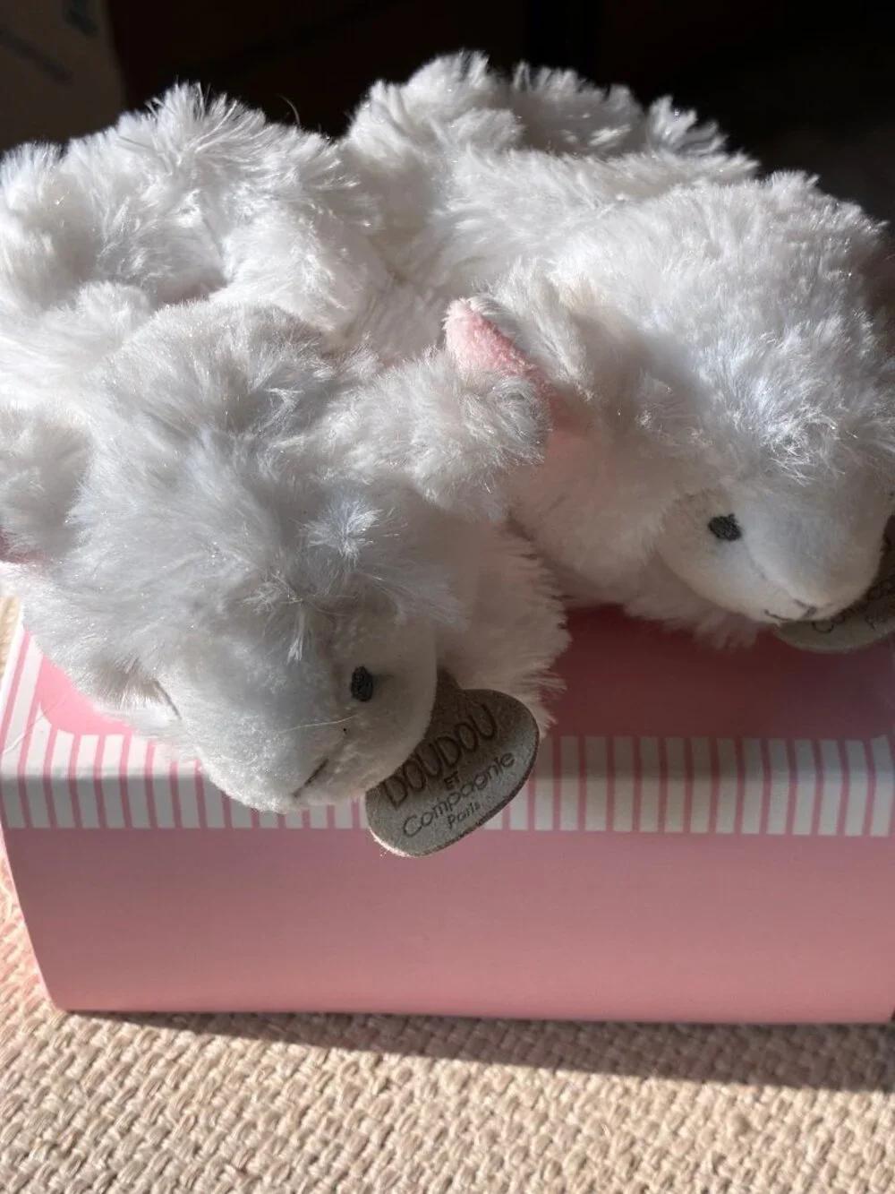 Dou Dou Et Compagnie Paris Girls Lamb Rattle Booties  0-3 Months  New Open Box